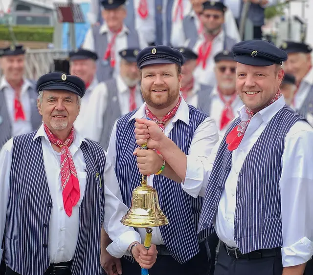 Im Einsatz für die Tampentrekker (v. li.): der kommissarische musikalische Leiter Ulrich Büchling, der neue musikalische Leiter Thorben Korn und der ehemalige musikalische Leiter Tim Hußmann | Foto: Tampentrekker