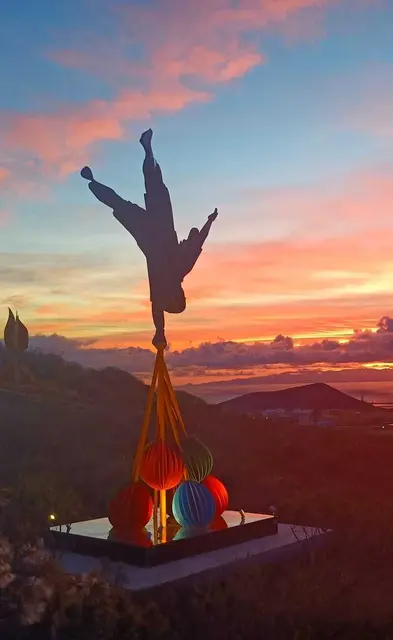 Teneriffa: Skulptur „Why People Can’t Fly“. Ein Werk des Künstlers Vasily Klyukin | Foto: Vasily Klyukin