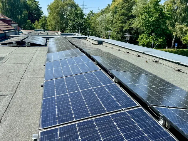 Die neue Photovoltaikanlage auf der Burg Seevetal in Hittfeld | Foto: Gemeinde Seevetal