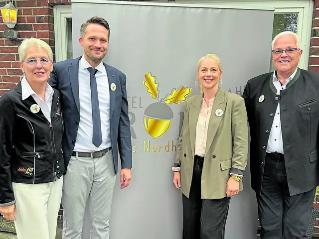 Die vierte und fünfte Generation des Familienunternehmens Annette (li.) und Hans-Joachim Stöver (re.) mit ihren Kindern Christine und Jan Philip  | Foto: ssc