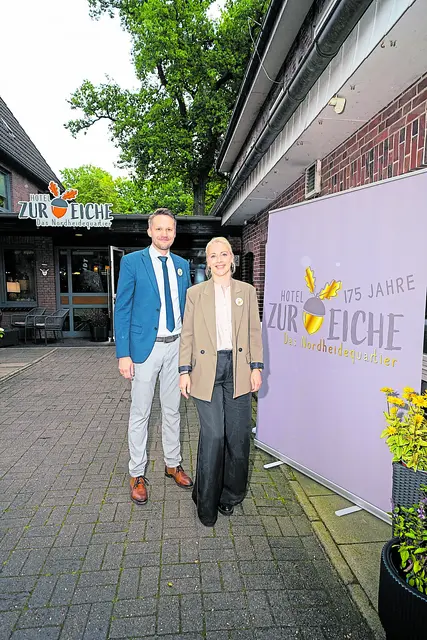 Christine Buchholz und ihre Bruder Jan Philip Stöver empfingen die Gäste während der Jubiläumsveranstaltung | Foto: BECRE Media