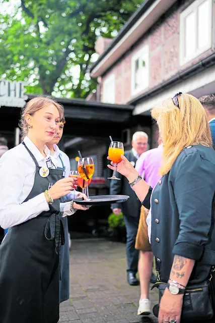 Aufmerksamer Service auch am Jubiläumsempfang | Foto: BECRE Media