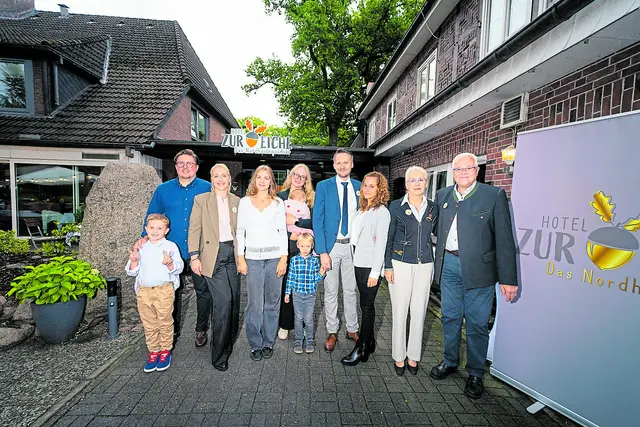 Die Familie freute sich, am Jubiläumtag so viele Freunde, Bekannte und Geschäftspartner begrüßen zu können  | Foto: BECRE Media