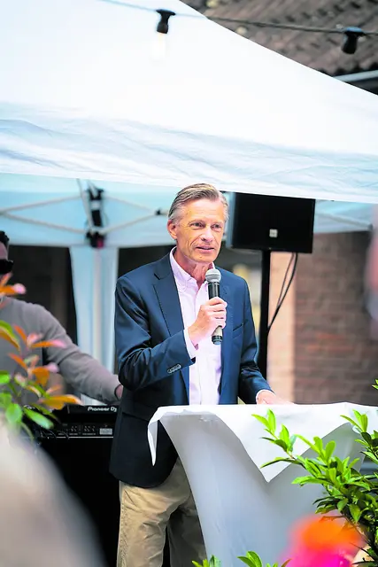 Buchholz' Bürgermeister Jan-Hendrik Röhse lobte die erfolgreiche Familientradition | Foto: BECRE Media