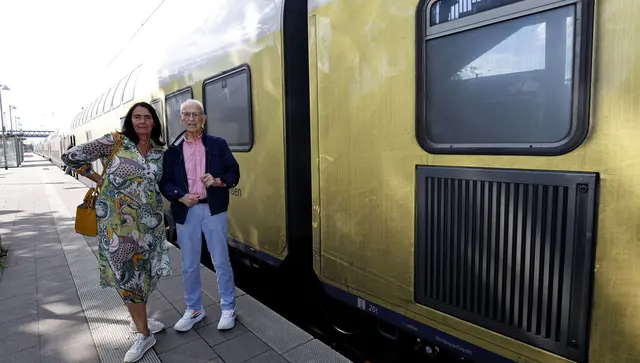 FDP lehnt neuen Trassen-Vorschlag der DB entlang der A7 ab. Mit Sorge sehen Nicole Bracht-Bendt und Arno Reglitzky am Metronom auf dem Buchholzer Bahnhof der Bahnstrecken-Zukunft entgegen | Foto: AR Promedia