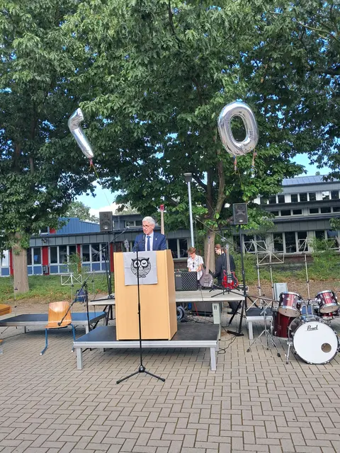 Landrat Rainer Rempe hob die Bedeutung von Schule hervor | Foto: Anika Werner