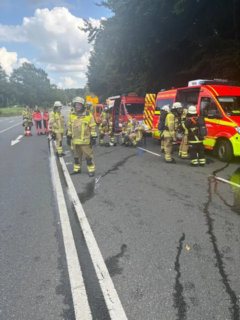 Einsatzkräfte am Brandort | Foto:  Feuerwehr Stade 