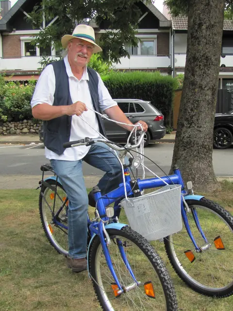 Syd Senior mit Bronco | Foto: Senior