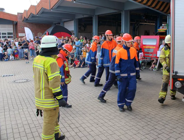 : Auch die Jugendfeuerwehr zeigte, was sie drauf hat | Foto: Stefan Braun / Feuerwehr Stade