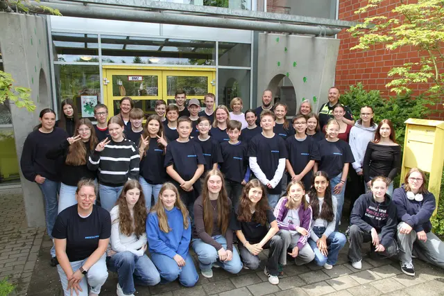 Die amtierenden #Webcoaches mit ihren Neuzugängen (erkennbar an den blauen #Webcoaches-T-Shirts), Ausbildern und Lehrern | Foto: Silke Rauscher