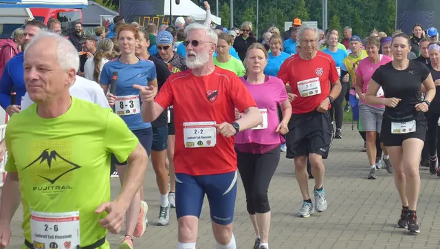 Start des 6-Stunden-Laufs im Sportzentrum Seevetal | Foto: TuS Fleestedt