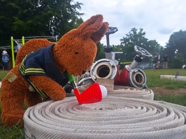 Maskottchen Eichhörnchen Robbie | Foto: Feuerwehr Maschen