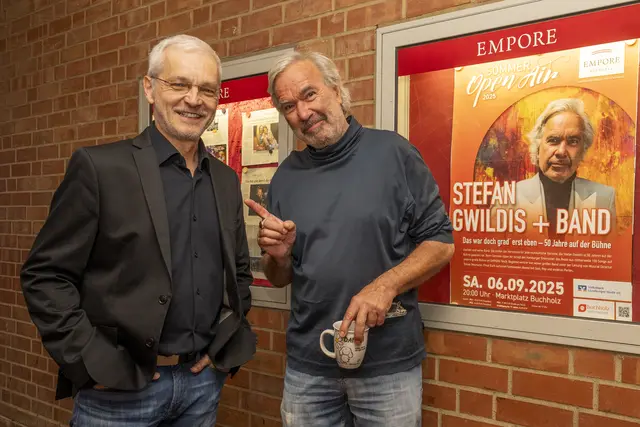 Stefan Gwildis (re.) und Onne Hennecke plauderten über den Auftritt | Foto: Foto Kettwig / Buchholz