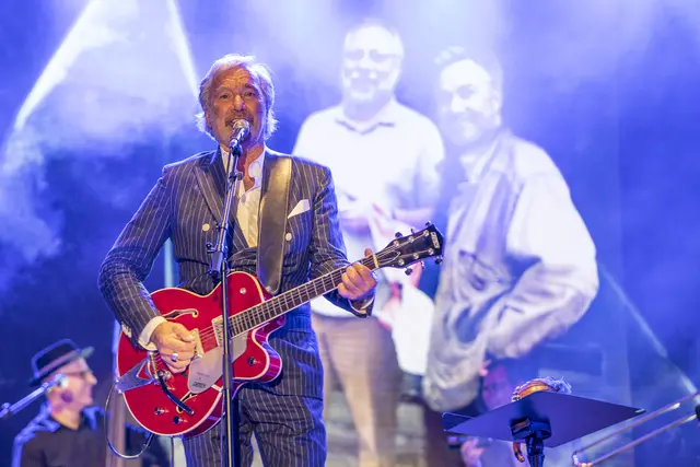 Stefan Gwildis sang sich quer durch seine zahlreichen Hits | Foto: Foto Kettwig / Buchholz
