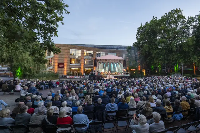 Bei bestem Wetter war das Sommer-Open-Air gut besucht | Foto: Foto Kettwig / Buchholz