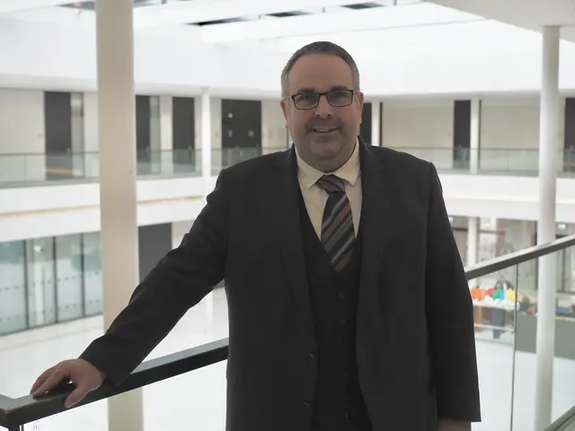 Landtagsabgeordneter Jan Bauer stand den Bürgerinitiativen Rede und Antwort | Foto: Thomas Lang