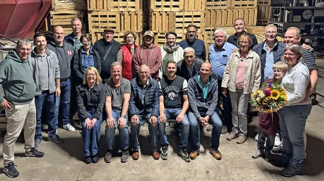 Zu Besuch auf dem Kreets Hoff in Kleckern: Mitglieder des Gewerbevereins Rosengarten | Foto: Gewerbeverein