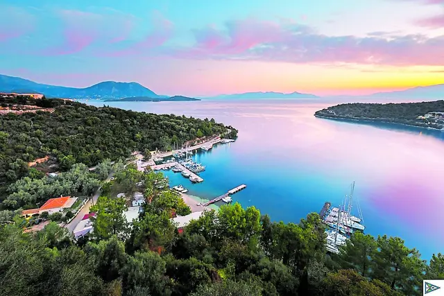 Das Vereinsschiff "Heide-Witzka" fährt durch das Ionische Meer. Es gibt idyllische Ankerplätze zu entdecken | Foto: Marc Wölpern