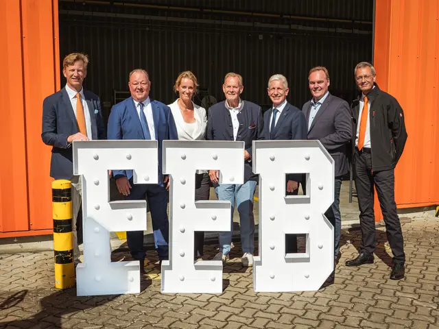 Veranstaltung zum Jubiläum mit den Geschäftsführern, Gründer, Landrat und Bürgermeister | Foto: Feldbinder Spezialfahrzeugwerke GmbH