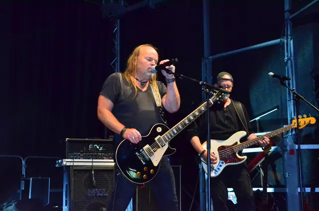 Cockroach sorgte auf der Rathausbühne für Stimmung | Foto: André Welle