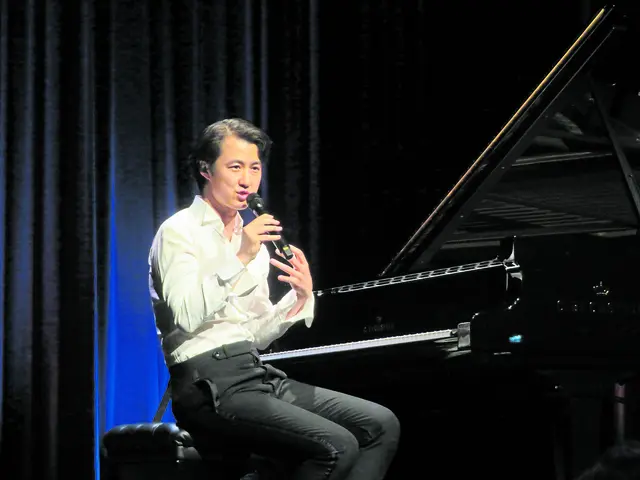 Der Pianist Haiou Zhang erläuterte das Programm | Foto: Axel-Holger Haase