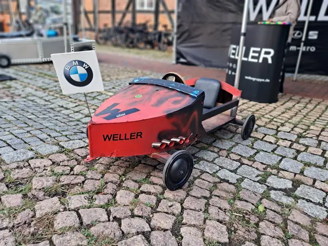 Auch das Autohaus Weller bauten Seifenkisten | Foto: Anika Werner