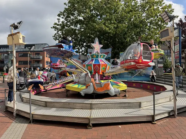 Buntes Familienprogramm: für jedes Alter bot die NEU WU WO die passenden Fahrgeschäfte | Foto: cku