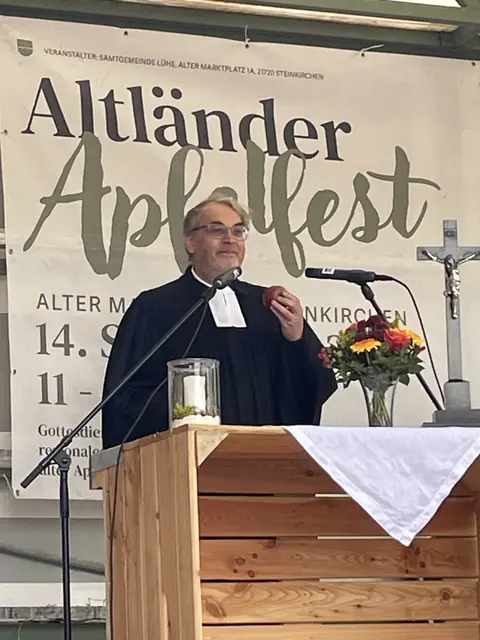 Pastor Olaf Prigge hielt den Festgottesdienst ab | Foto: SG Lühe