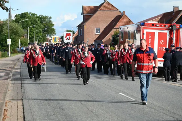 Der Spielmannszug Assel führte den Festumzug an | Foto: Landkreis Stade / Daniel Beneke