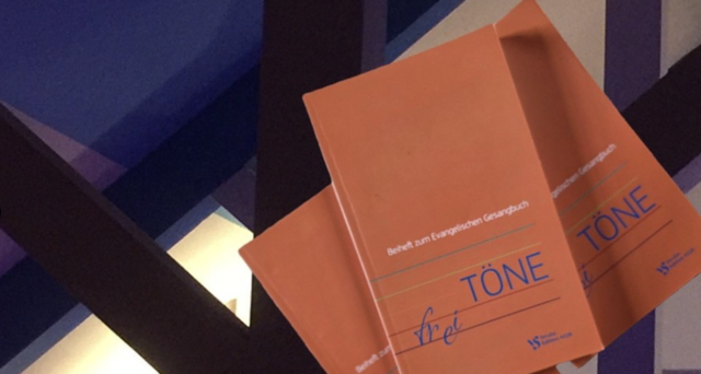 Neue Lieder aus dem Gesangsbuch "FreiTöne" bringen frischen Wind in die Liturgie | Foto: Brigitte Sonnenberger