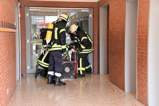 Inbetriebnahme des Druckbelüfters | Foto: Freiwillige Feuerwehr  Landkreis Harburg