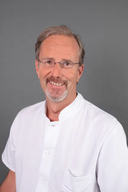 Dr. Johannes Klemm, Chefarzt der Klinik für Gynäkologie und Geburtshilfe und Leiter des Brustkrebszentrums in Winsen, informiert im nächsten GesundheitsGespräch zum Thema:
„Mammakarzinomtherapie – was kann ich selber tun?“ | Foto: Krankenhäuser Buchholz-Winsen