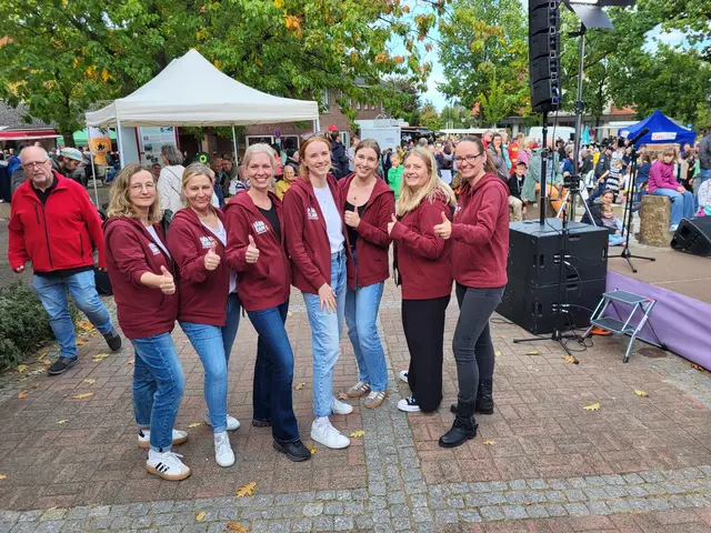 Auch sie gehörten zum Organisationsteam des Aktionstages (v. li.): Melanie Ampts, Gabriele Fischer, Janine Tadsen, Sina Wolperding, Leonie Kraus, Jenni Bergmann und Pamela Lux | Foto: ce
