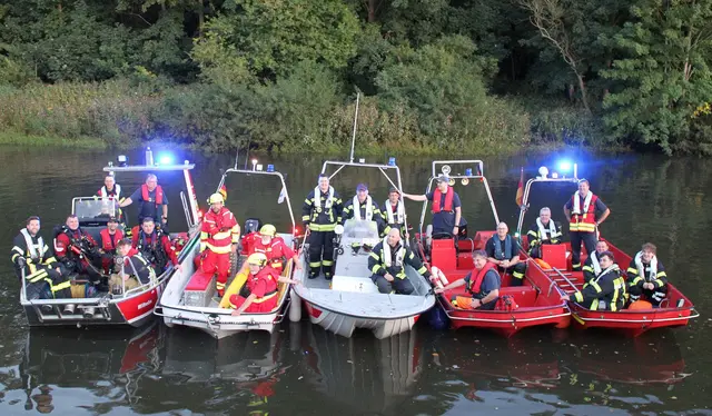 Die fünf beteiligten Boote von Feuerwehr und DLRG | Foto: Feuerwehr