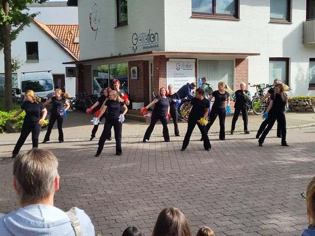 Auch die Powertänzer des TSV Auetal begeisterten das Publikum | Foto: ce