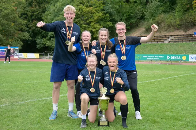 Die Wangerser - Joris Finkel, Nele Müller, Johanna Aldag, Tom Löhden (hinten von links), Lia Hinck und Svea Poppe (vorne von links). | Foto: MTV Wangersen