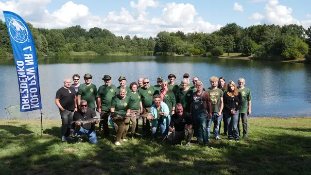 Am Schreynsee in Laßrönne wurde gemeinsam geangelt. | Foto: Ulrike Bodyl