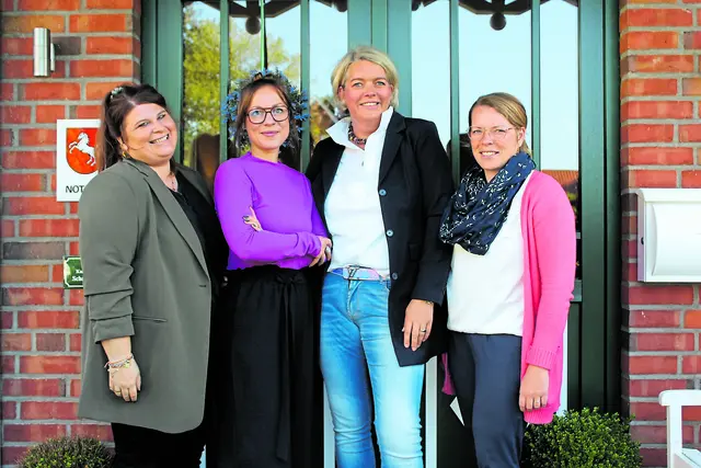 Das Kanzleiteam mit (v. li.): Lisa Schneider, Yvonne Adermann, Christiane Schaeper und Sabrina Schleßelmann | Foto: sb