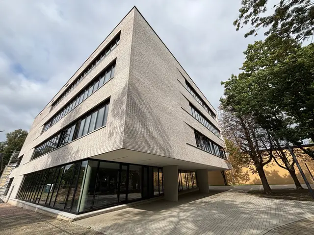 Der neue Gebäudetrakt war lange in Arbeit – nun ist er für Schülerinnen, Schüler und Lehrende offen und soll belebt werden | Foto: pau