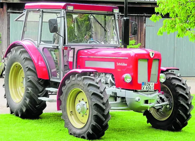 Der Schlüter 650V war auch schon unter den Preisträgern des Treckertreffens  | Foto: Axel-Holger Haase