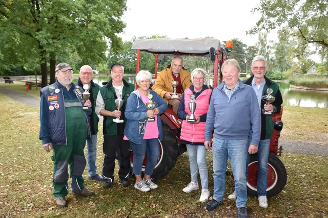 Das Organisationsteam des Trecker-Treffens in Holm-Seppensen freut sich auf eine große Beteiligung | Foto: Axel-Holger Haase