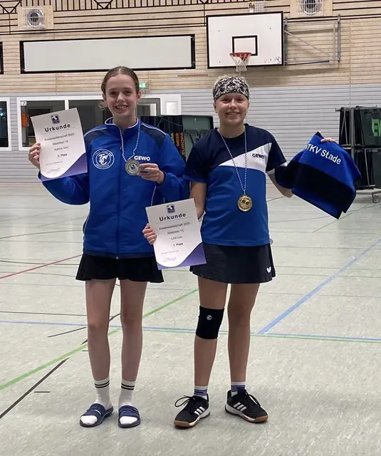 Mädchen U15
1. Lina Lau
2. Karina Gori | Foto: TTC Drochtersen