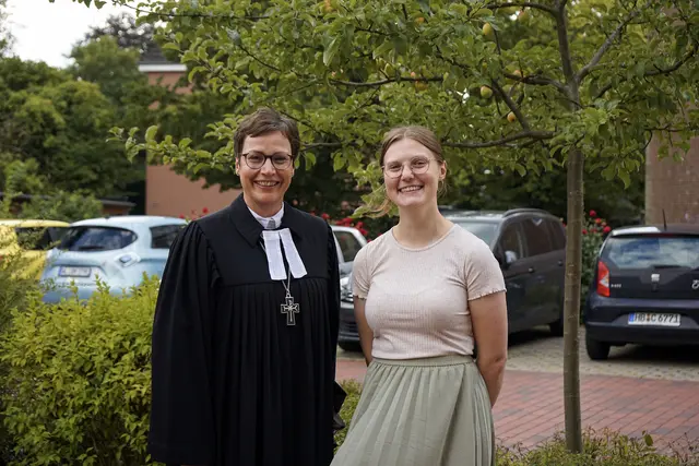 Regionalbischöfin Marianne Gorka (li.) mit Diakonin Inken Quaas | Foto: Amelie Meyer