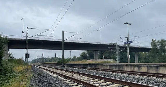 Die Decaturbrücke verbindet die Seevetaler Ortsteile Maschen und Hörsten | Foto: sra