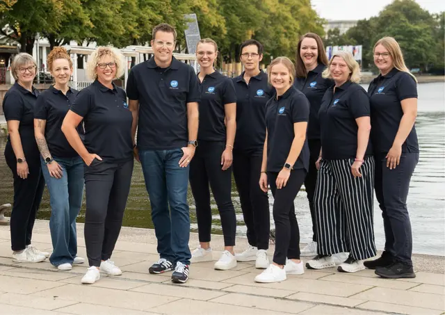 Das Team Pohl &amp; Cholewa Versicherungsservice hat seinen neuen Standort in der Bahnhofstraße in Buxtehude eröffnet. | Foto: Team Pohl &amp; Cholewa