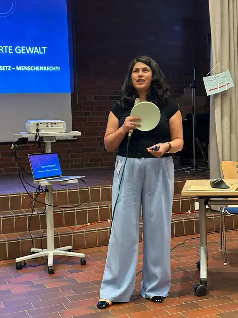 Sinur Aziz, Juristin für internationales Recht und Rechtsvergleichung und Gleichstellungsbeauftragte der Gemeinde Jork | Foto:  Sigrid Richter / SPD Frauen 