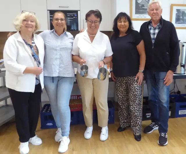Die Engagierten Mitglieder richteten das Seniorencafé aus | Foto: Heimatverein Hittfeld