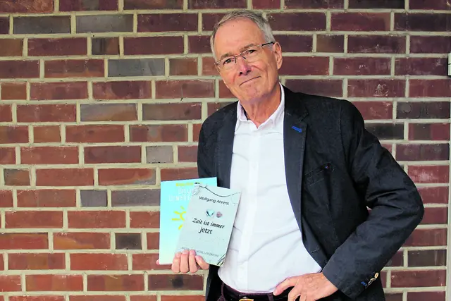 Wolfgang Ahrens aus Stade hat nach einem Liederbuch auch einen eigenen Gedichtband veröffentlicht | Foto: pau