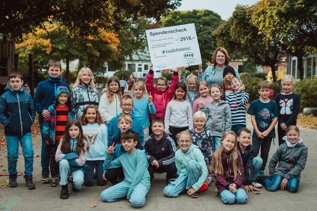Die Kinder der Grundschule Nenndorf liefen mit viel Einsatz für Sport und den guten Zweck | Foto: Andrea Schimanski