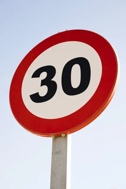 Im Hauptort Neu Wulmstorf gilt künftig flächendeckend Tempo 30 – für mehr Sicherheit und weniger Durchgangsverkehr (Symbolbild) | Foto: freepik